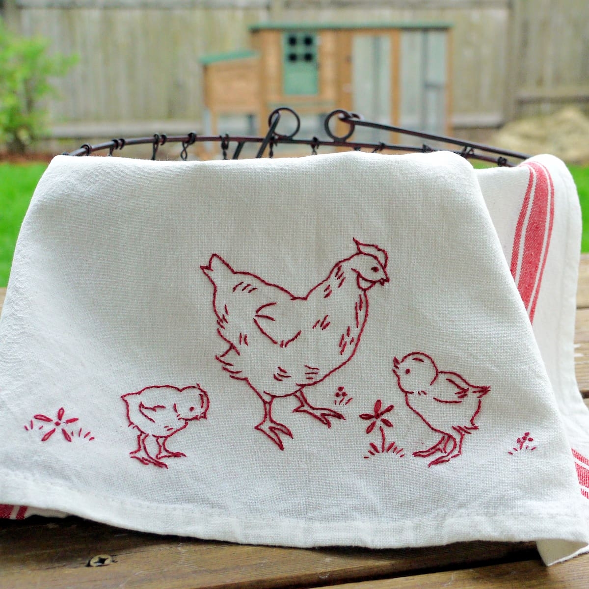 Redwork Chicken Tea Towel DIY Free Embroidery Pattern